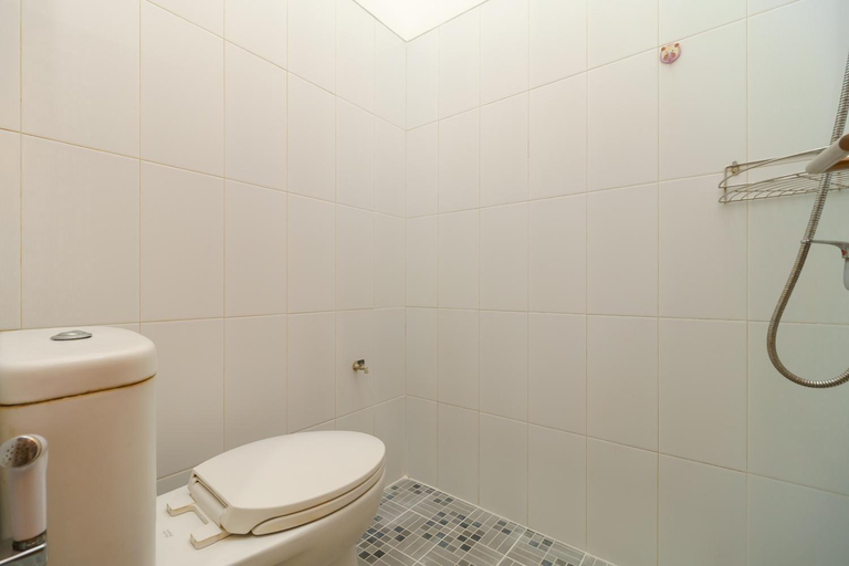 Bathroom 15