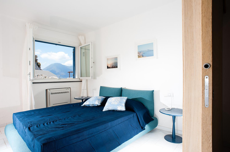 Bedroom 2, Residence NerOssidiana, Messina