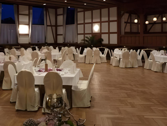 Business Facilities, Braunes Ross, Coburg