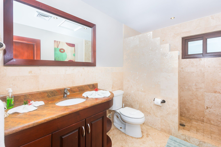 Bathroom 4, Pristine Bay Beach Villa 104, Roatán