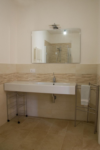 Bathroom 1, Villa Sardini, Lucca