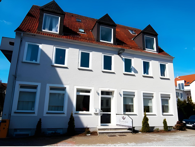 Others 5, Wertschatzer III - Paulinenstr, Lippe