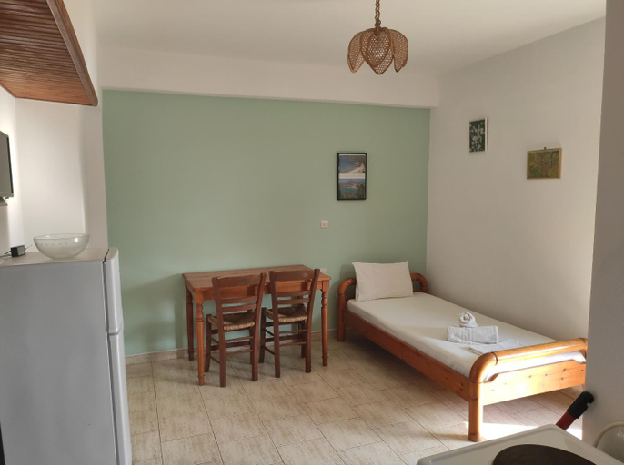 Others 3, Oasis Apartments, Peloponnese