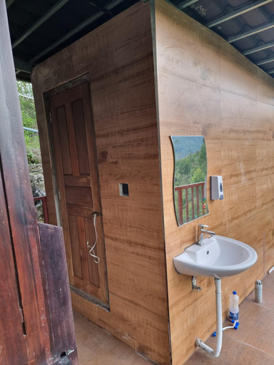Bathroom 7