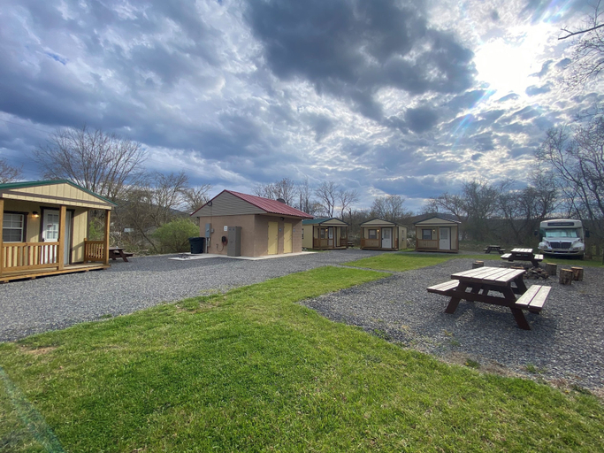 Exterior & Views 2, Canal Cabins, Morgan