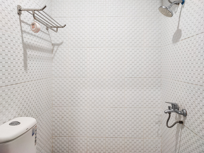 Bathroom 11