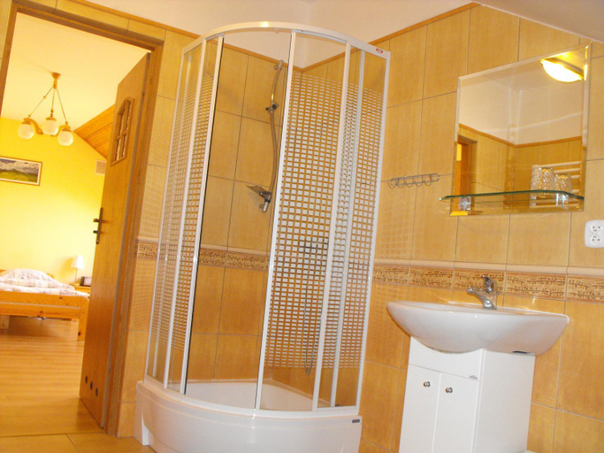 Bathroom 3, U Eskulapa, Bieszczady