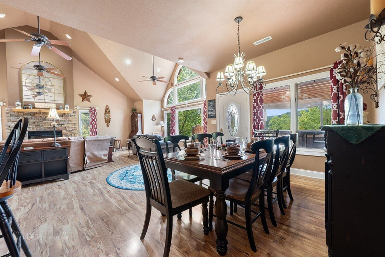 Food & Drinks 5, Enchanted Primrose 2 Bedroom Chalet by RedAwning, Sevier
