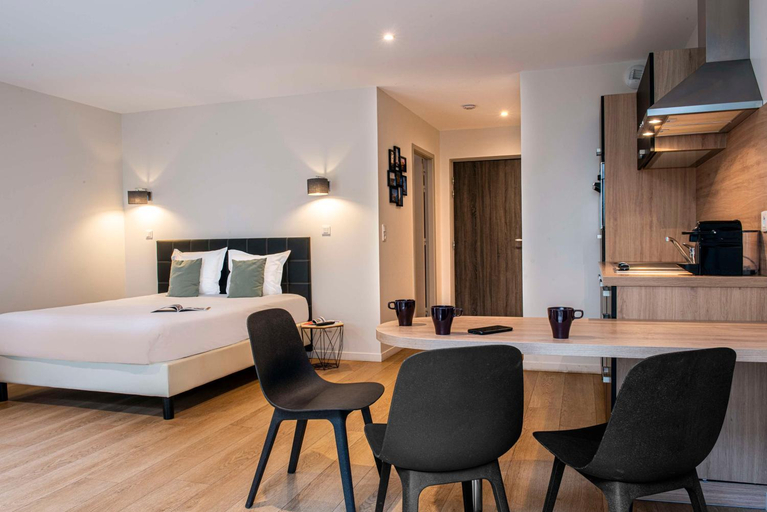 Bedroom 2, Best Western Le Cheval Blanc, Calvados