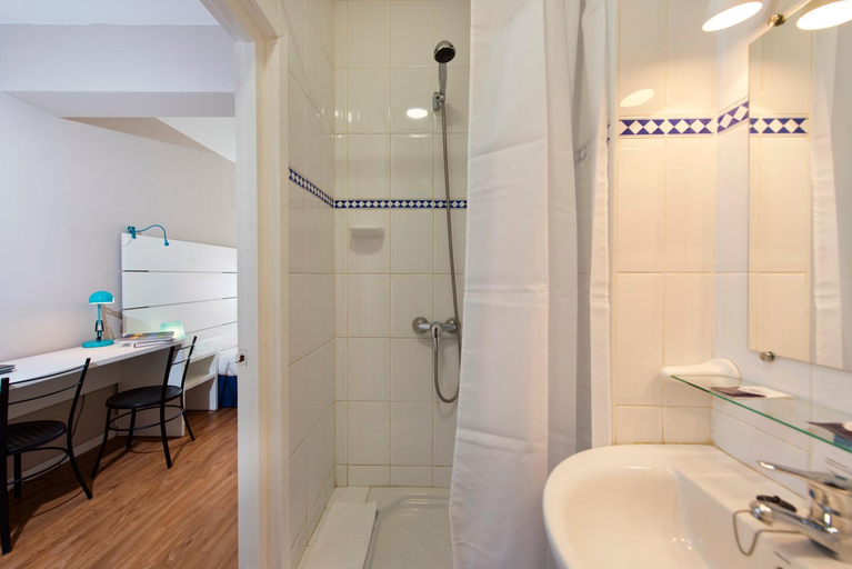 Bathroom 2, Estudios Aranzazu, Cantabria