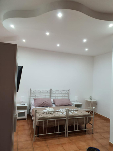 Others 5, Raggio di sole apartments, Taranto