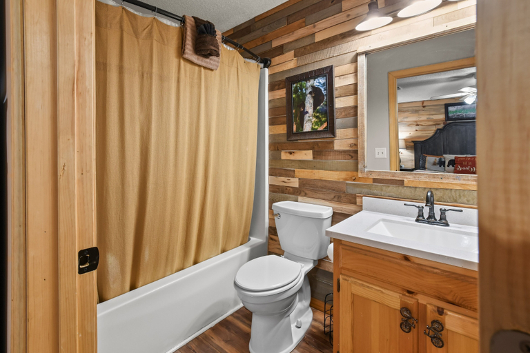 Bathroom 4, Abby's Hillside Happiness 2 Bedroom Cabin, Sevier