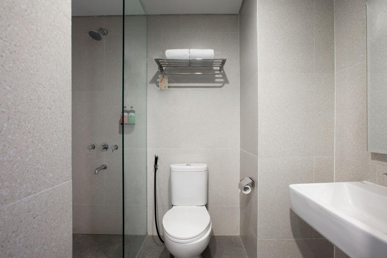 Bathroom 18