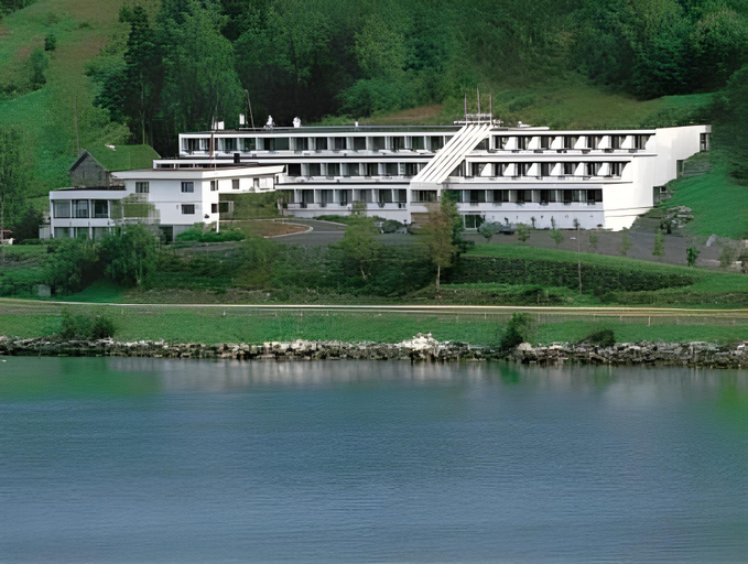 Exterior & Views, Olden Fjordhotel, Stryn