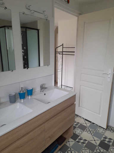 Bathroom 9