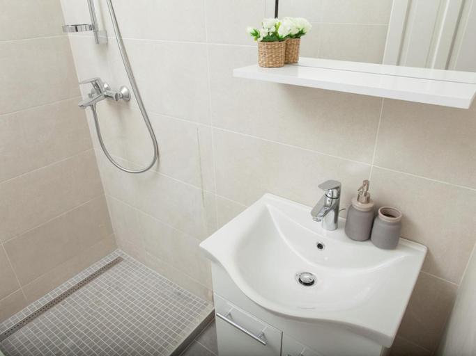 Bathroom 2, Charming Villa in Vela Luka on the Beach, Vela Luka