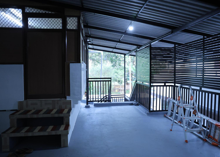 Others 2, Malpans Mansion, Ernakulam