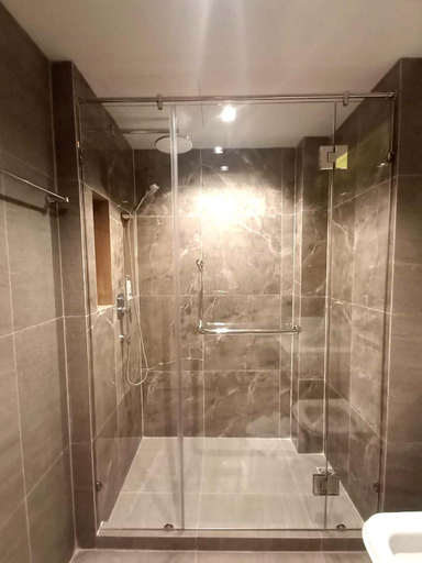Bathroom 14