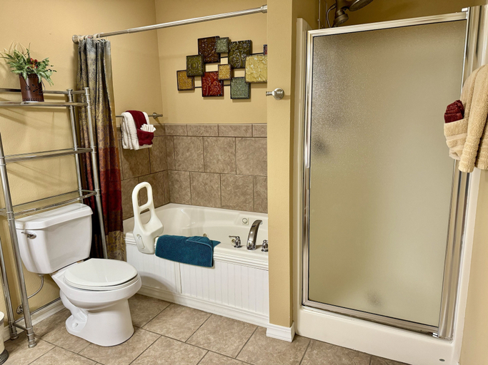 Bathroom 4, Lakefront Vacation Condo A-3 with Overlooking Deck by RedAwning, Taney