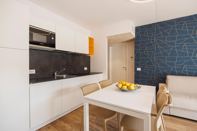 Others 3, Lake Side Suites, Trento