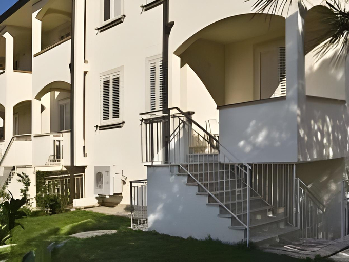 Exterior view 3, Villette Tina, Livorno