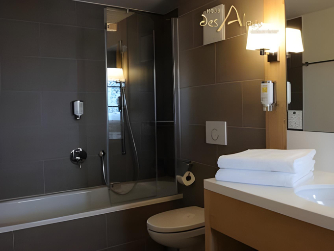 Bathroom 4, Hotel des Alpes Superieur, Saanen