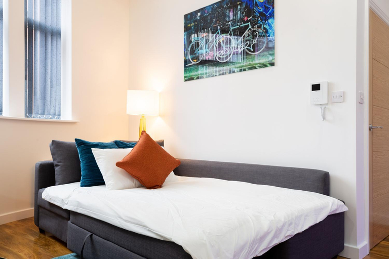 2, Ellerby Guest House, Leeds