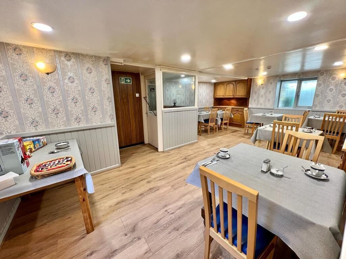 Others 4, gwesTY Guest House, Ceredigion