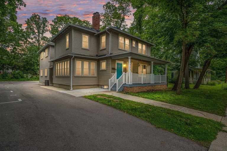 Exterior & Views, Chic Remodeled Retreat Near Emu: Easy Commute 2 Bedroom Apts, Washtenaw