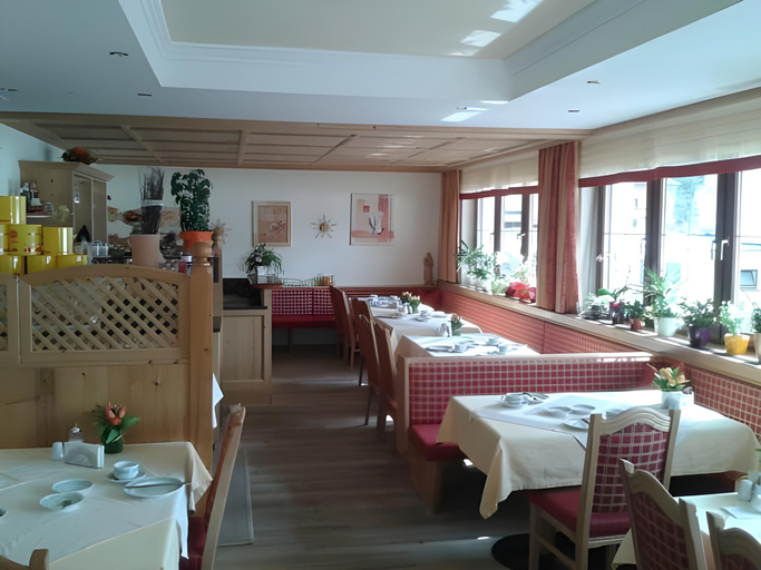 Others 5, Fremdenpension Alpenruhe, Imst