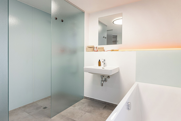 Bathroom 3, Lebe'schlitters - Im Zillertal, Schwaz