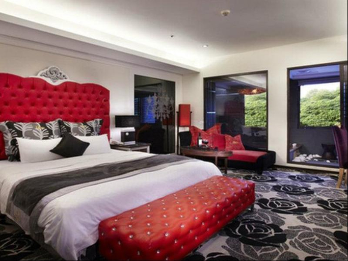 Bedroom 2, Golden Hot Spring Hotel, Taipei City