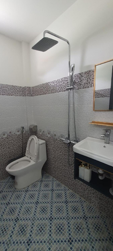 Bathroom 3, Anh Duong Homestay - Coastal stop - Just 2 mins walking to Eo Gio, Qui Nhơn
