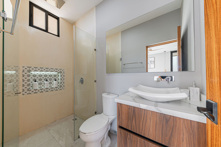 Bathroom 4, Torre San Angel, La Paz