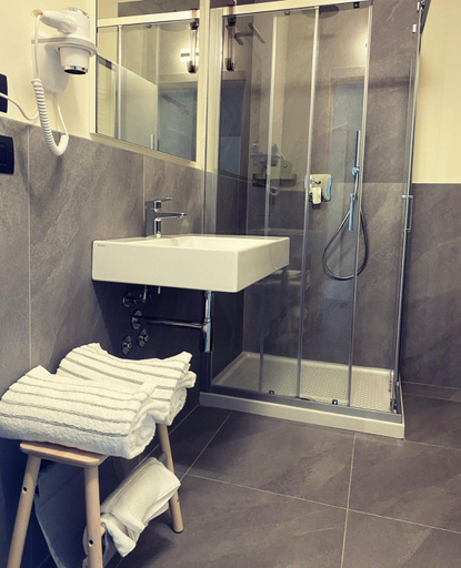 Bathroom 3, Agriturismo I Tre Colli -Rubbiano-, Parma
