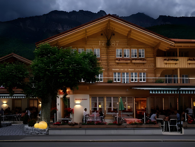 Exterior & Views