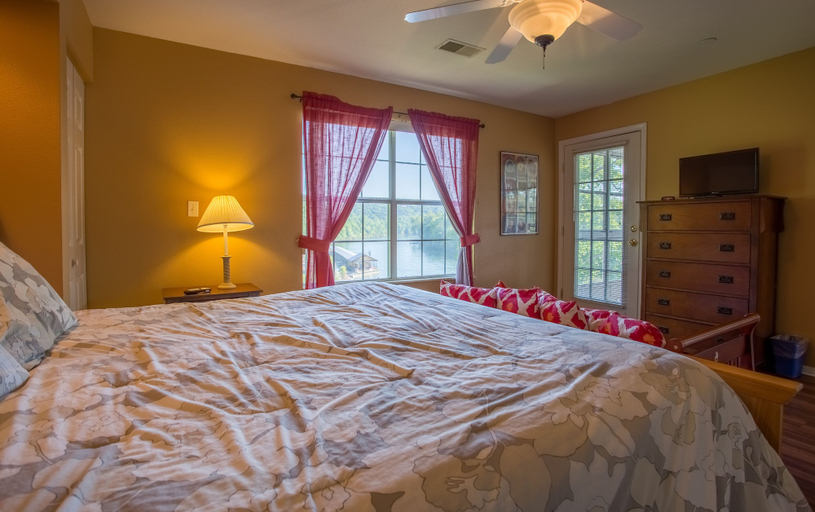 Bedroom 3, Fort Taneycomo 2 Bedroom Condo by RedAwning, Taney