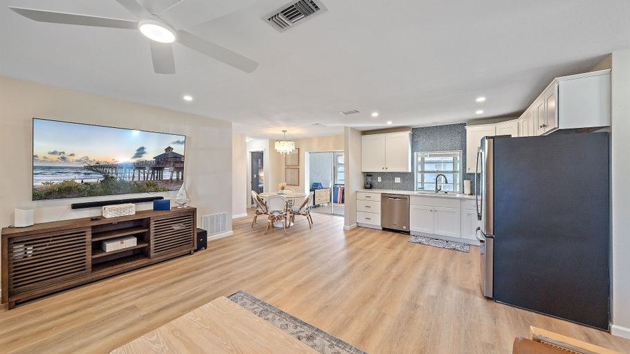 Others 5, Fanta Sea 3 Bedroom Home, Sarasota