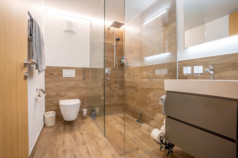 Bathroom 5, Vieux Valais Beevalais 1, Raron