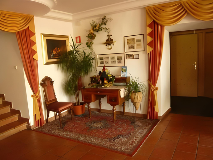 Others 4, Appartements Eppanerhof, Bolzano