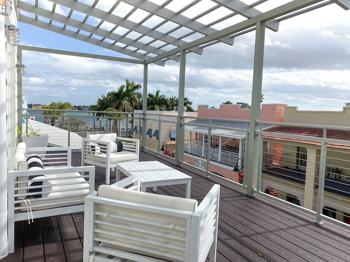 Others 4, Berkeley Beach Club, Pinellas