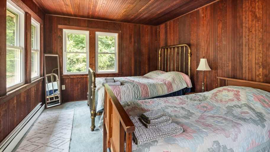 Bedroom 2, Camp Roosevelt 5 Bedroom Cottage by RedAwning, Chittenden