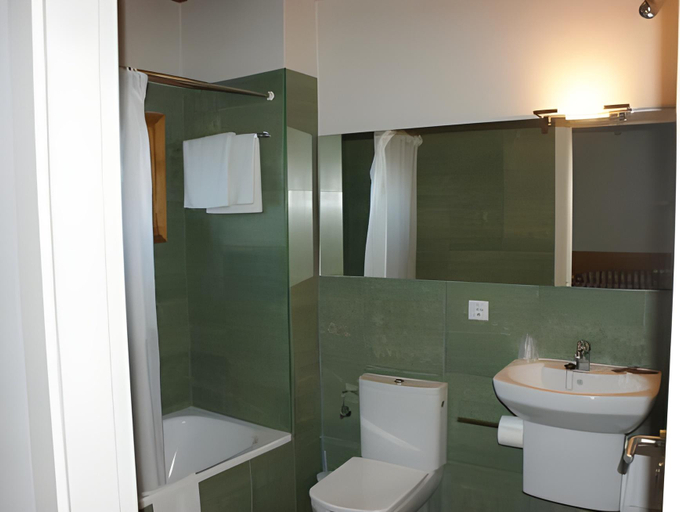Bathroom 4, Hotel Viaurelia, Tarragona
