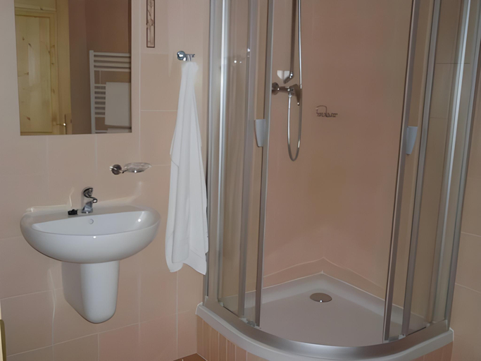 Bathroom, Hotel Koliba, Senec