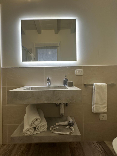 Bathroom 3, Ca' Maggiolo, Venezia