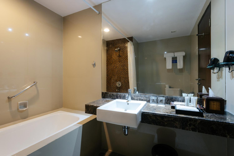 Bathroom 28