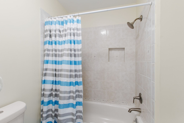 Bathroom 3, The Sands 107, Baldwin