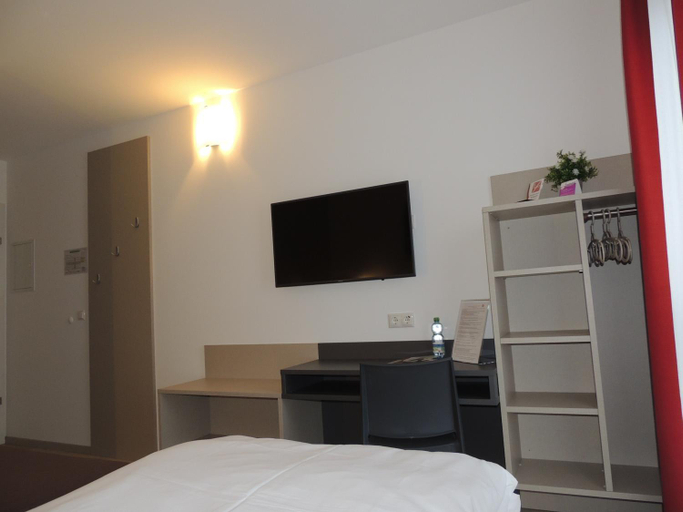 Others 2, AVIA Motel Bisamberg, Korneuburg