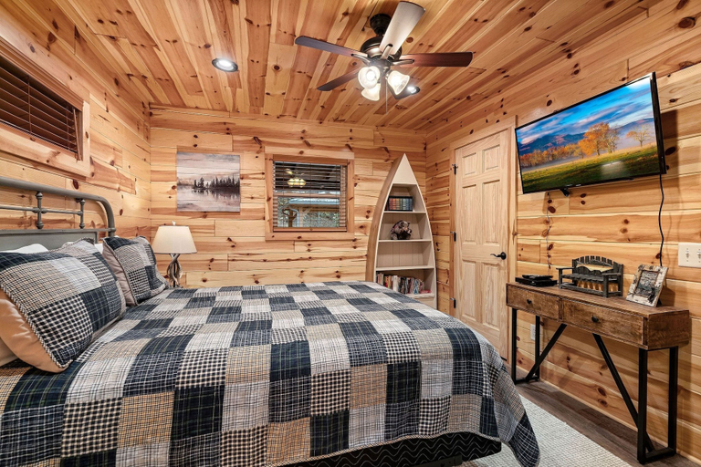 Bedroom 2, Beside Still Water 1 - 2 Bedrooms, 2 Baths, Sleeps 6 Home by RedAwning, Cocke