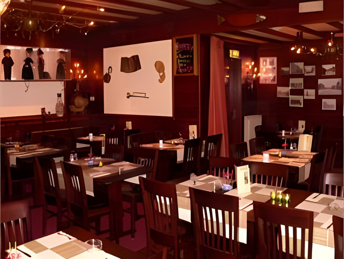 Food & Drinks 4, Hotel Cafe Restaurant "De Kroon", inclusief ontbijt, Noord-Beveland